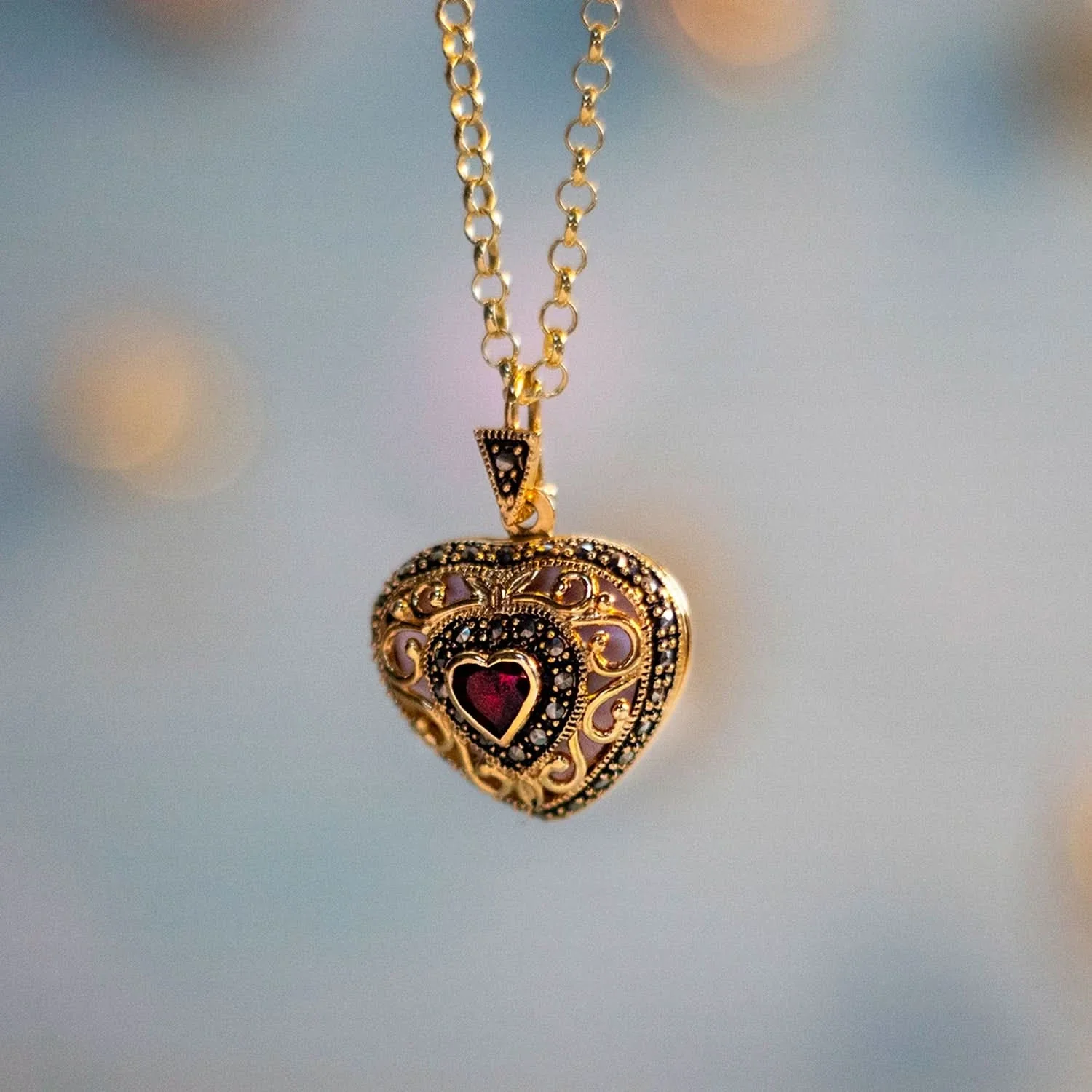 Garnet Vintage Heart Locket | Gold - Image 3