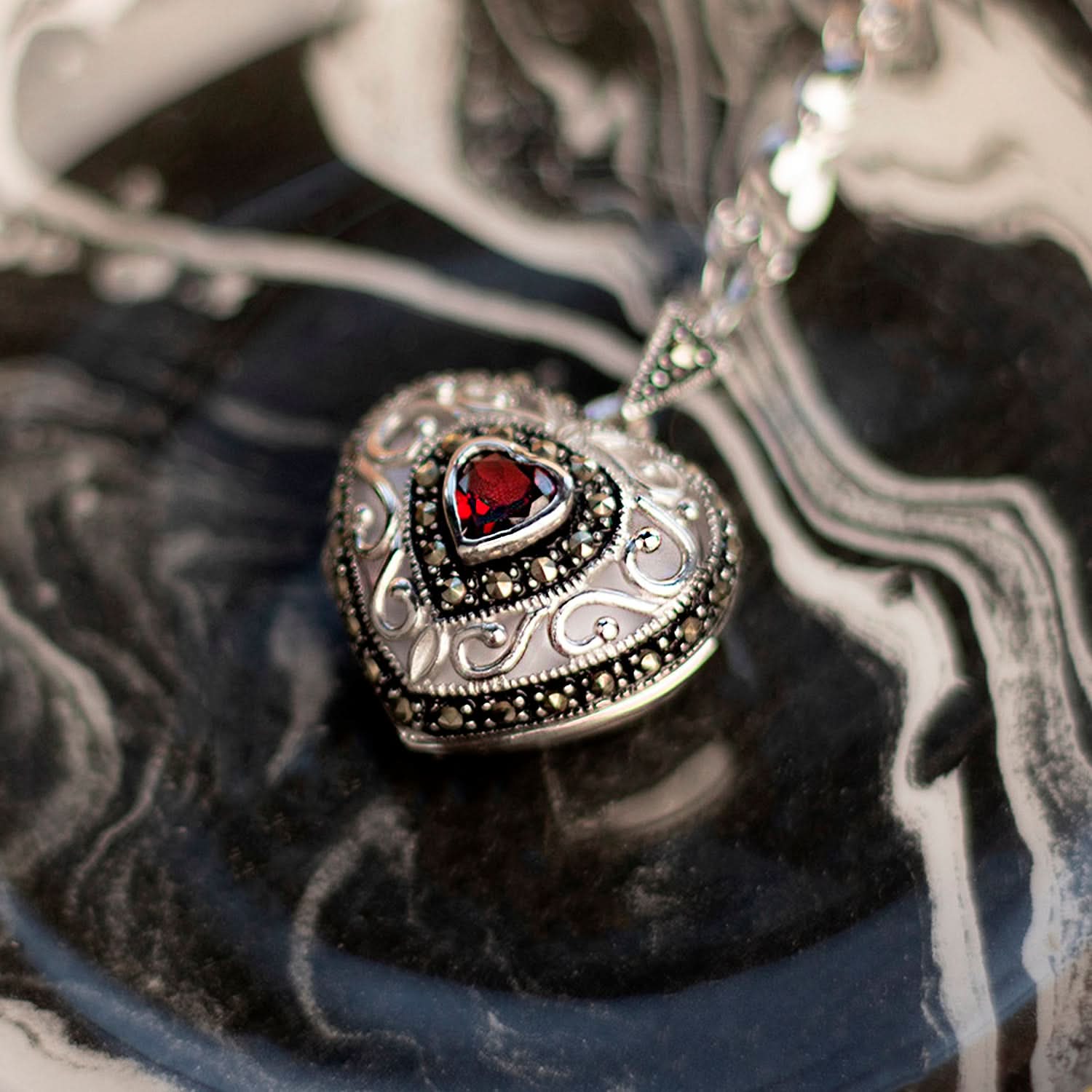 Garnet Vintage Heart Locket | Silver - Image 13