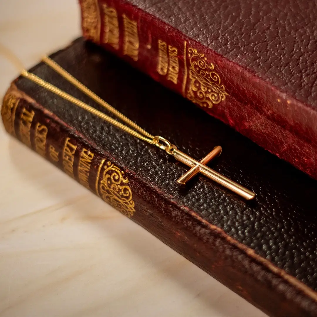 Men's 9ct Solid Gold Cross Necklace - Image 3