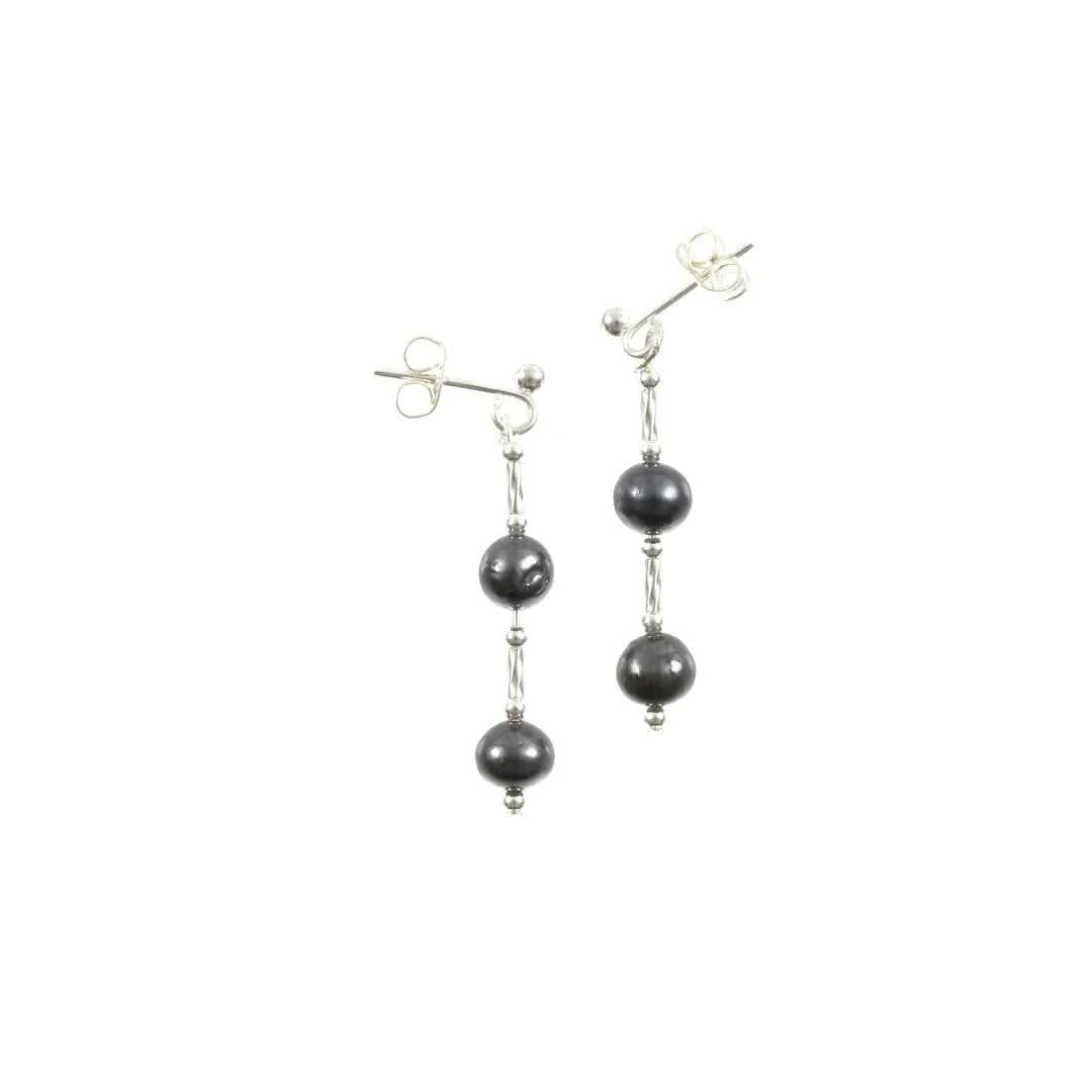 Twist Pearl Earrings Midnight - Image 3